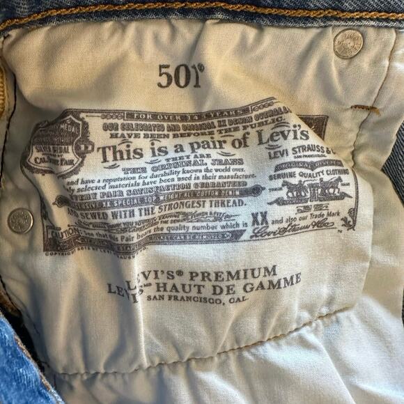 Levi’s 501 Premium Button Fly Distressed Shorts Size 27 - Picture 9 of 12